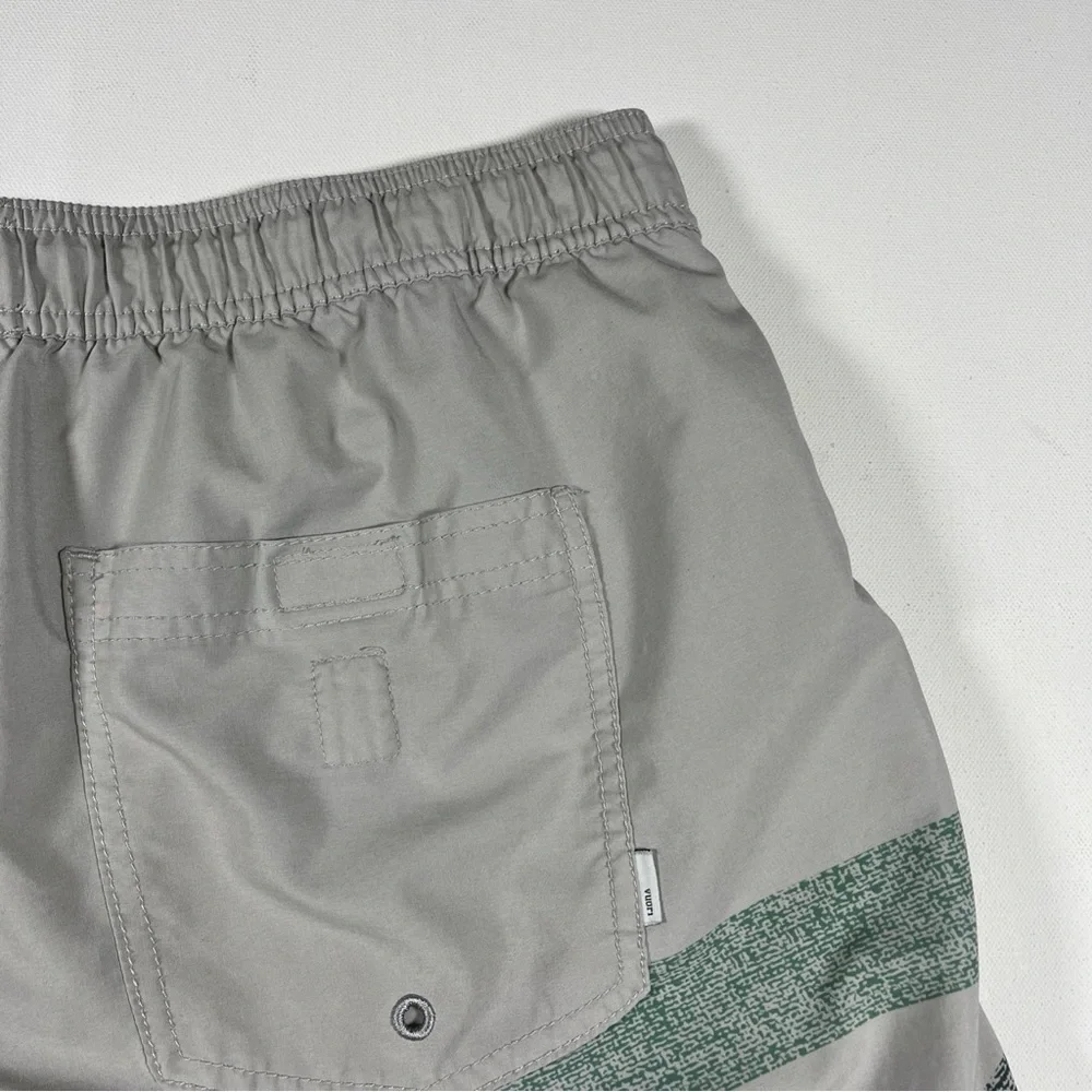 Vuori Kore Shorts Lined Drawstring Running Gym Stretch Gray Striped 8” Men’s XL - Picture 11 of 13